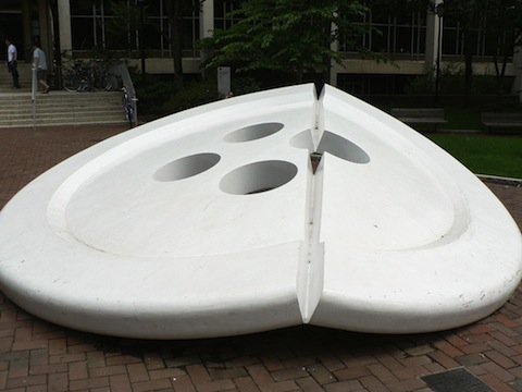 button Split Button, University of Pennsylvania. (Photo credit: Marc Smith)